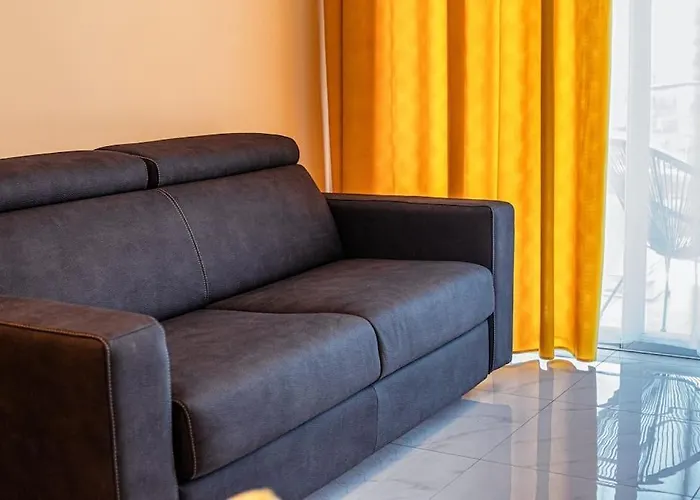 Stylish Seafront Spinola Apartment
