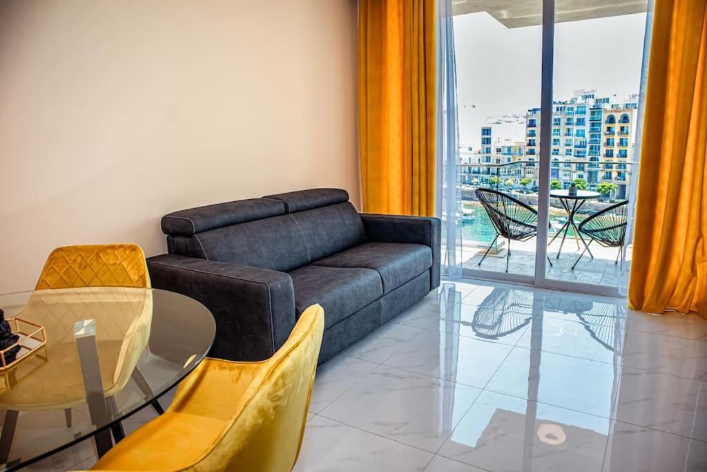 Stylish Seafront Spinola Apartment Saint Julian's