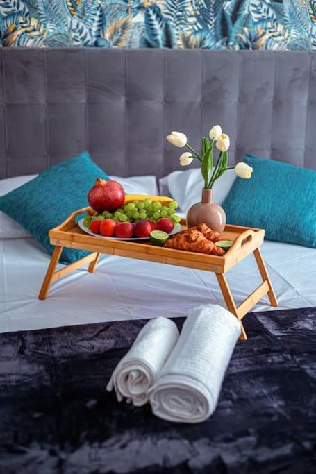 Stylish Seafront Spinola Apartment *