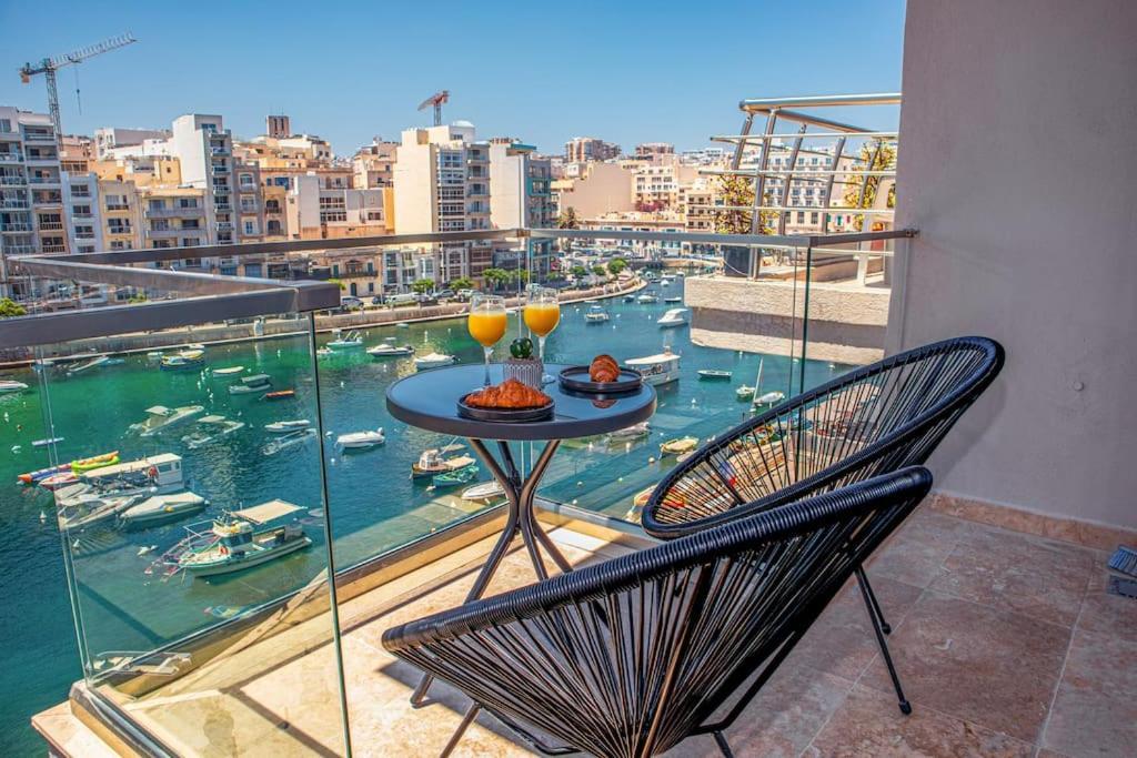 Stylish Seafront Spinola Apartment