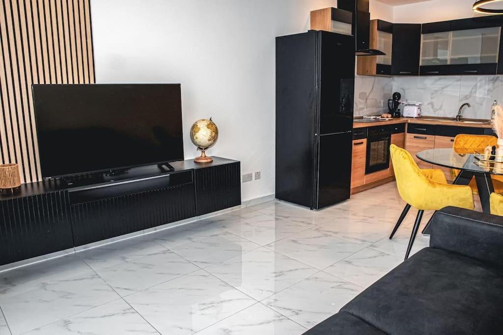 Apartment Stylish Seafront Spinola